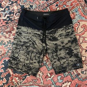 O’Neill board shorts - size 32 brand new and never worn